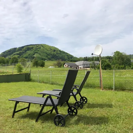 Am Traunsee Mit Bergsicht Hébergement de vacances