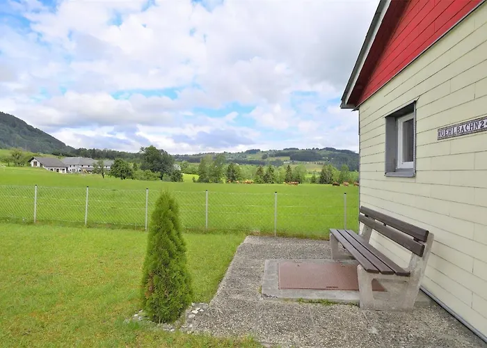 Am Traunsee Mit Bergsicht Traunkirchen